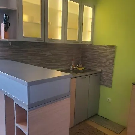 Kosta Lux *
